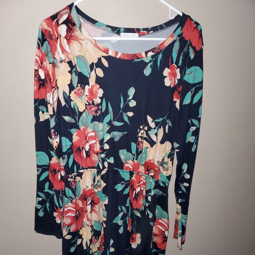 Reborn J Navy Floral Midi Dress